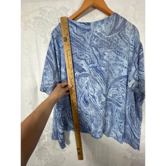 Chicos Blouse 3 XL Blue White Abstract Print Satin Dolman Sleeve Flowy Boxy - Picture 8 of 8